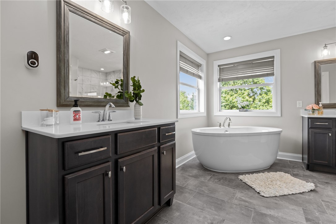 582 Forest Oaks Trl