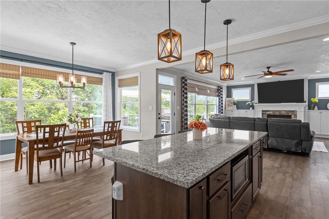 582 Forest Oaks Trl
