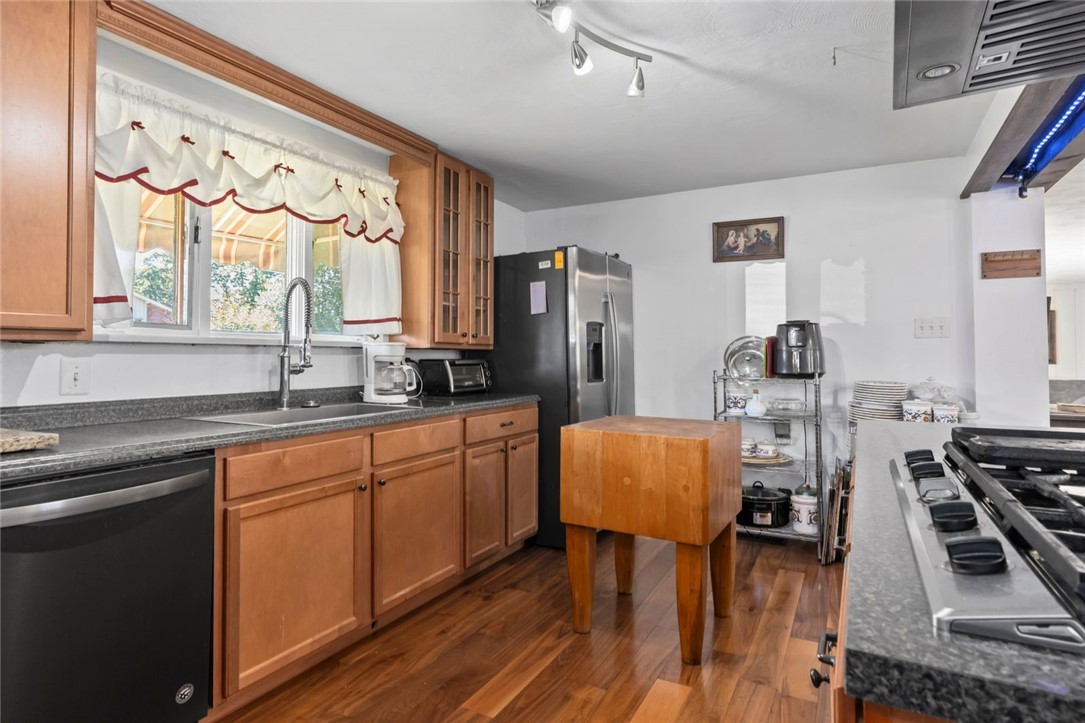 1360 Adams Dr