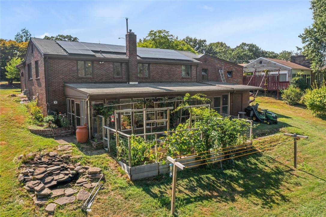 1360 Adams Dr