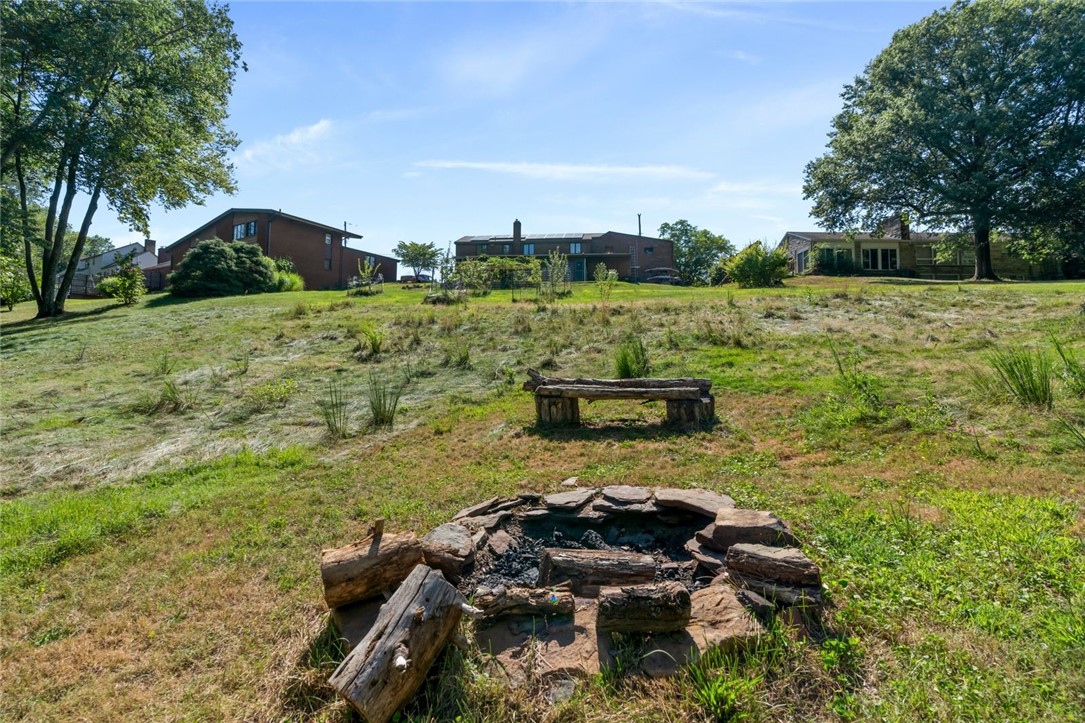 1360 Adams Dr