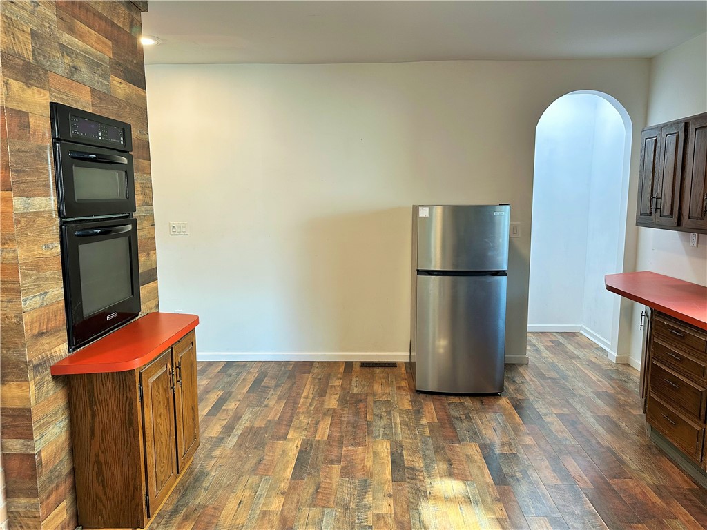 308 W Cherry St