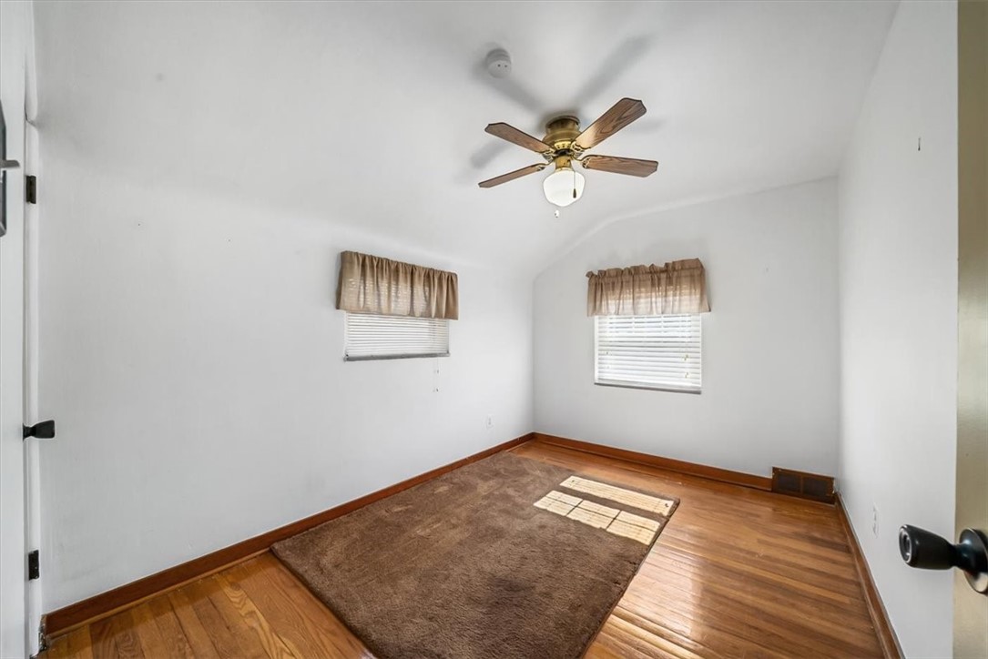 2826 Dwight Ave