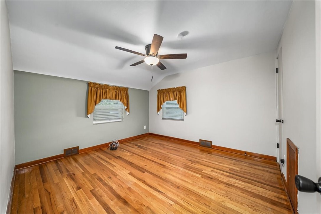 2826 Dwight Ave