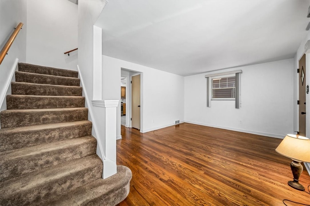 2826 Dwight Ave