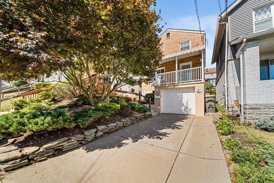 2826 Dwight Ave