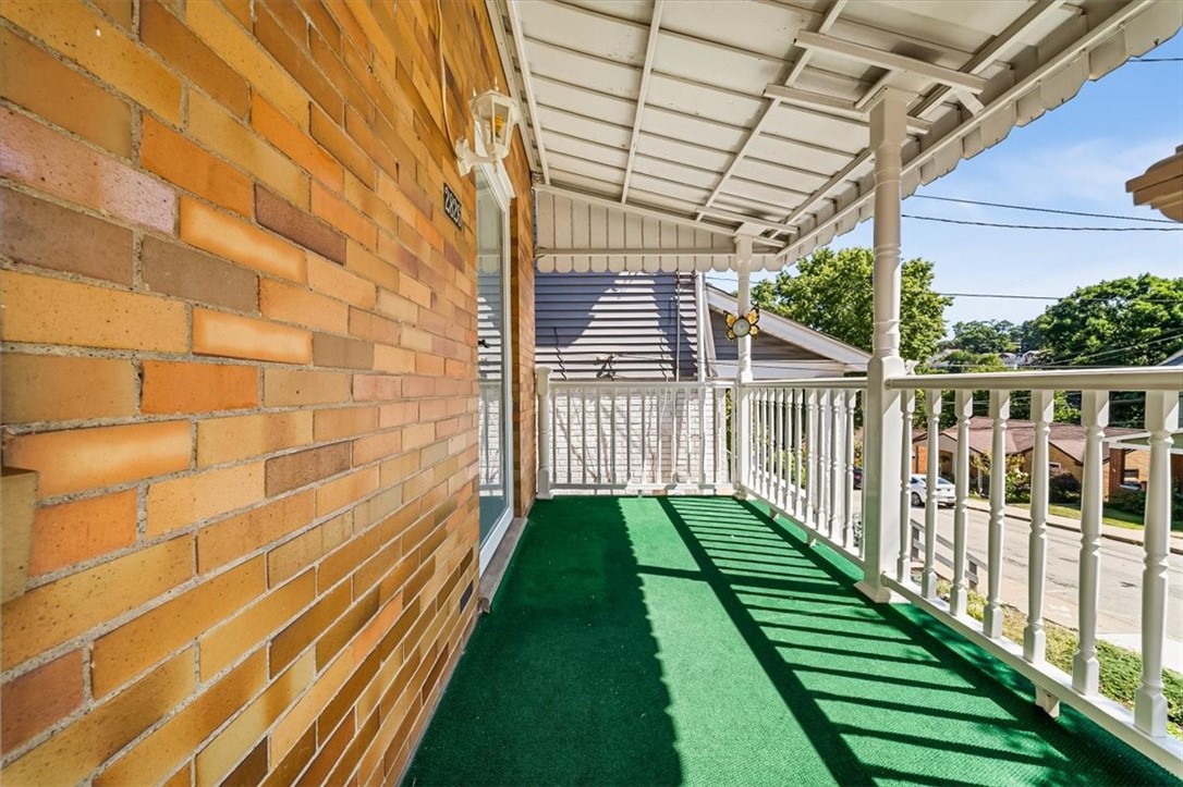 2826 Dwight Ave