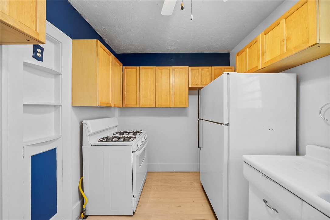 1420 Bellaire Pl