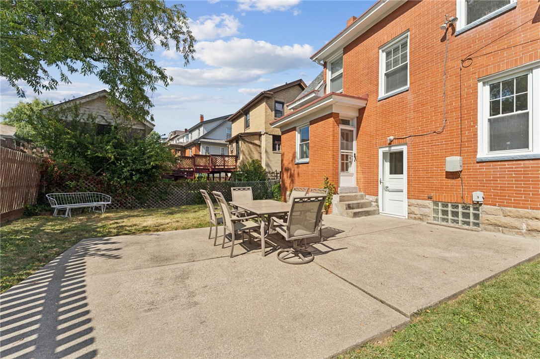 1101 Dormont Ave
