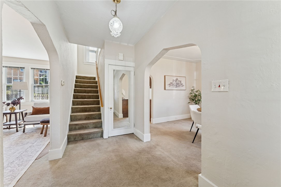 1101 Dormont Ave