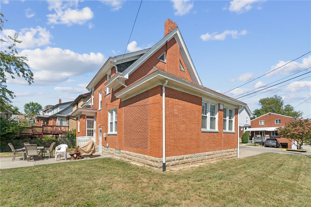 1101 Dormont Ave