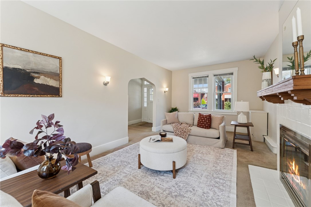 1101 Dormont Ave