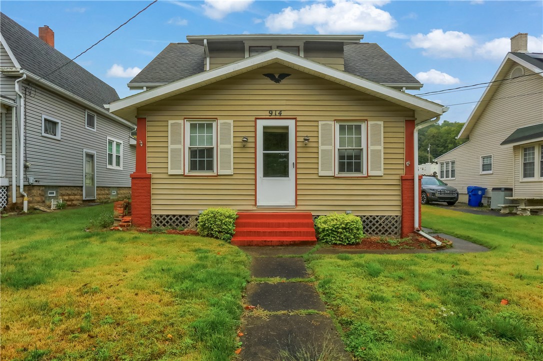 914 Woodside Ave