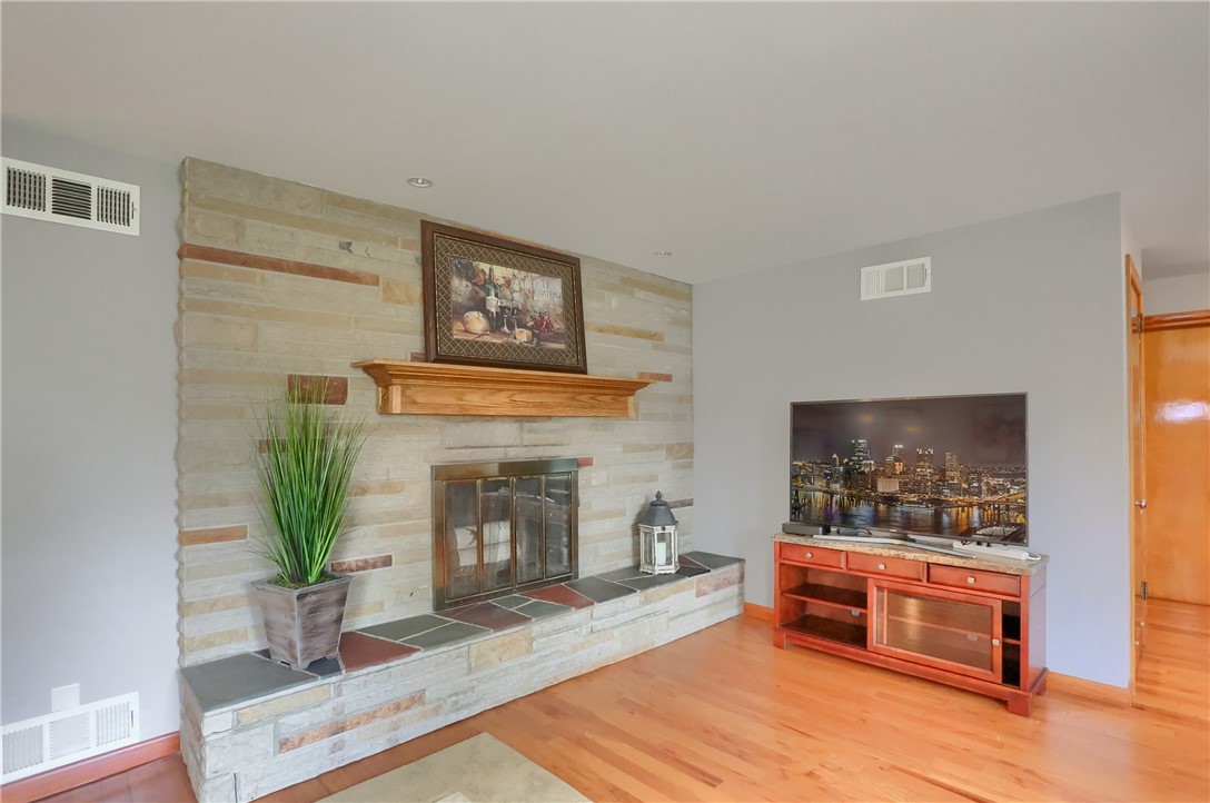 436 Blackhawk Rd
