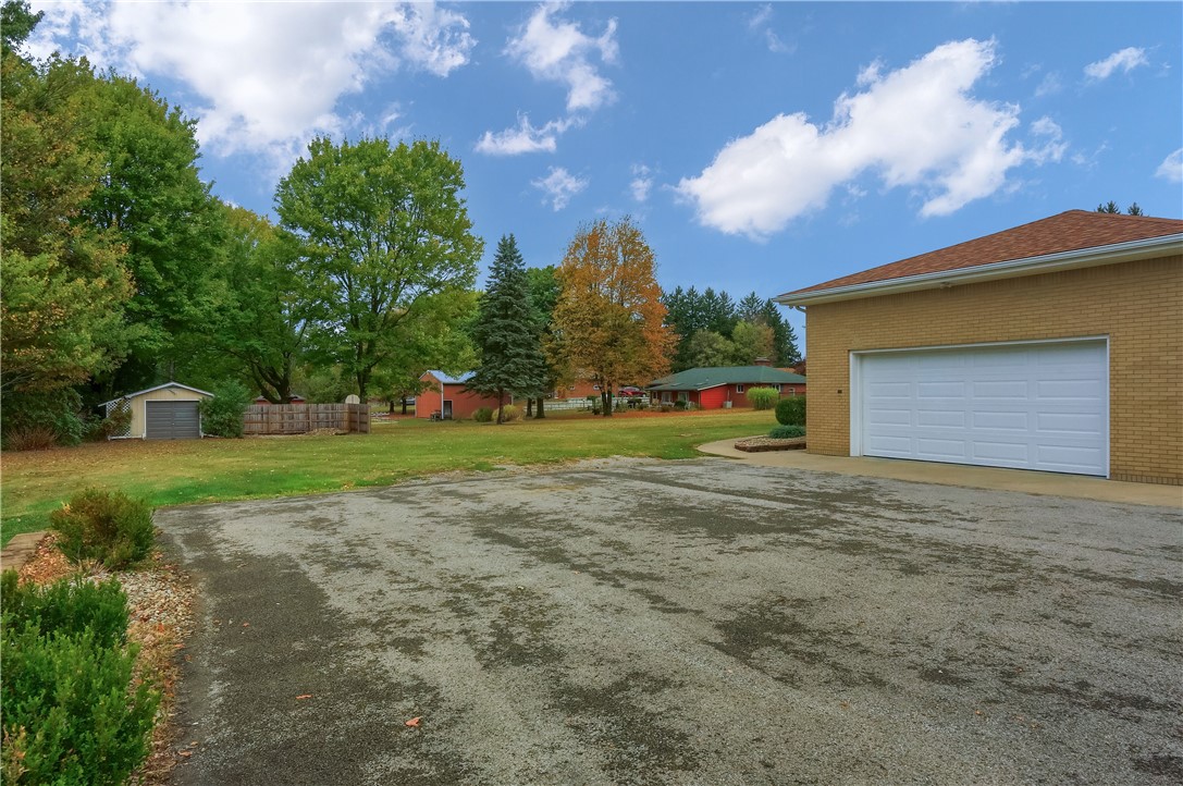 436 Blackhawk Rd