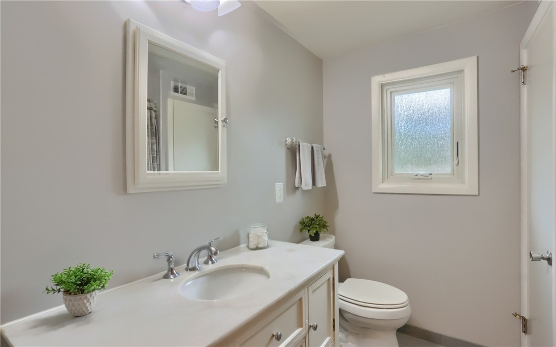 436 Blackhawk Rd