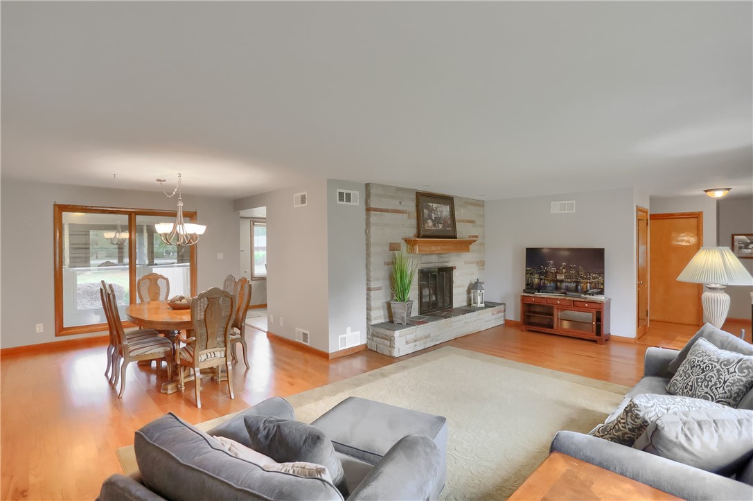 436 Blackhawk Rd