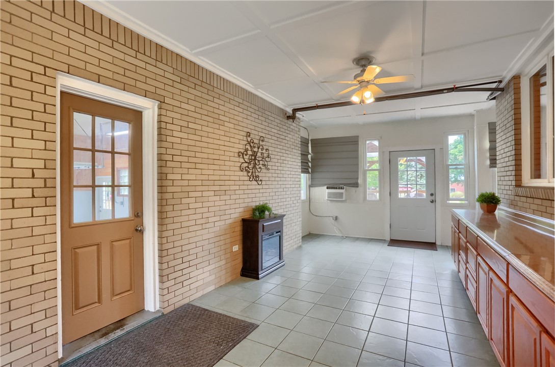 436 Blackhawk Rd