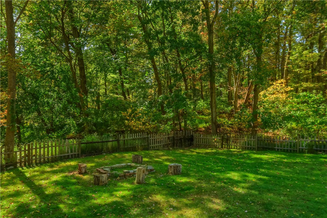 212 Ridgeway Dr
