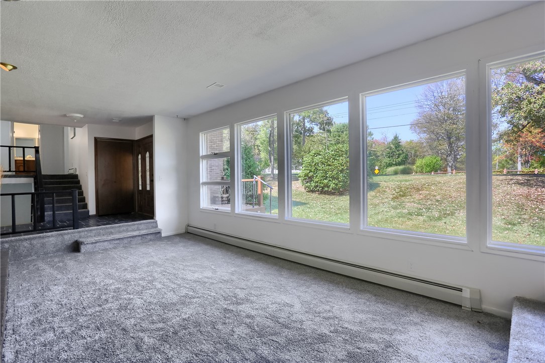 212 Ridgeway Dr