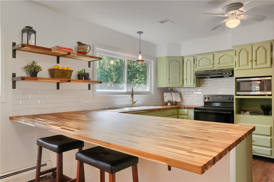 212 Ridgeway Dr