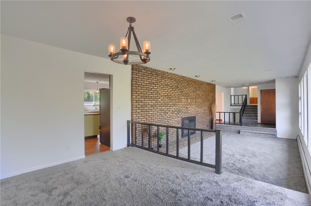 212 Ridgeway Dr