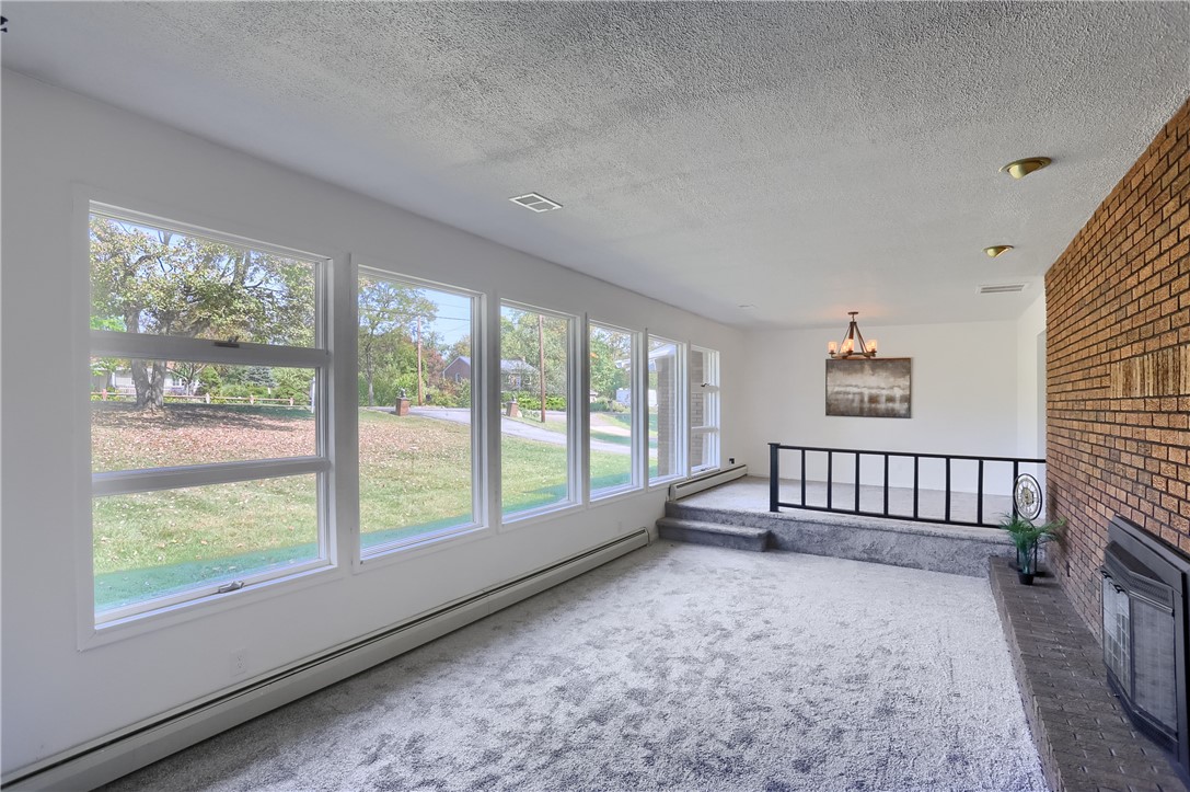 212 Ridgeway Dr