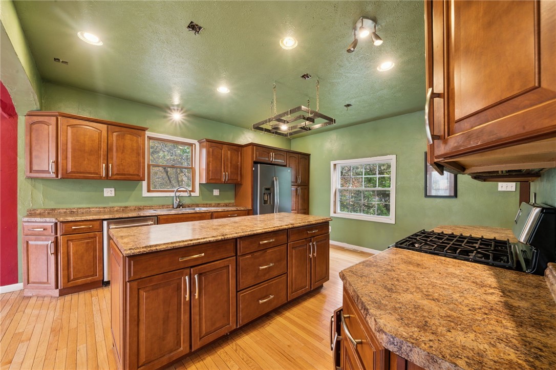 33 Timberlane Rd