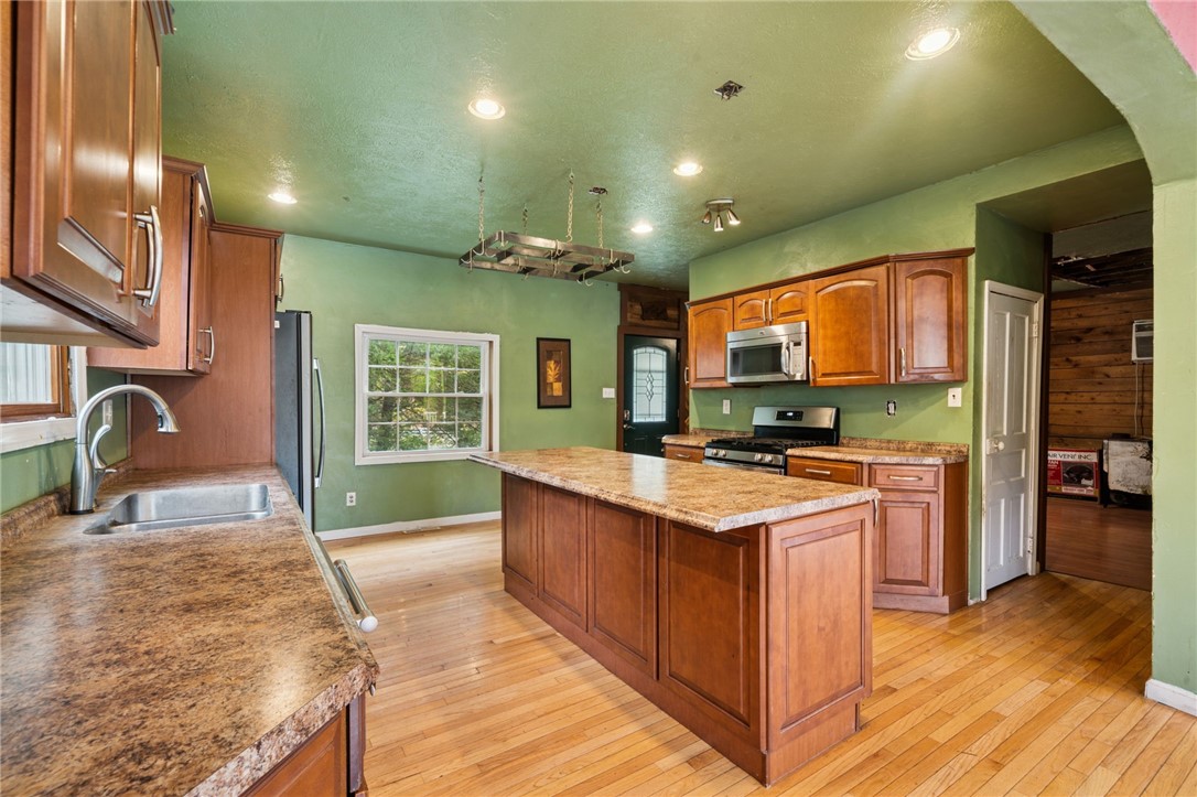 33 Timberlane Rd