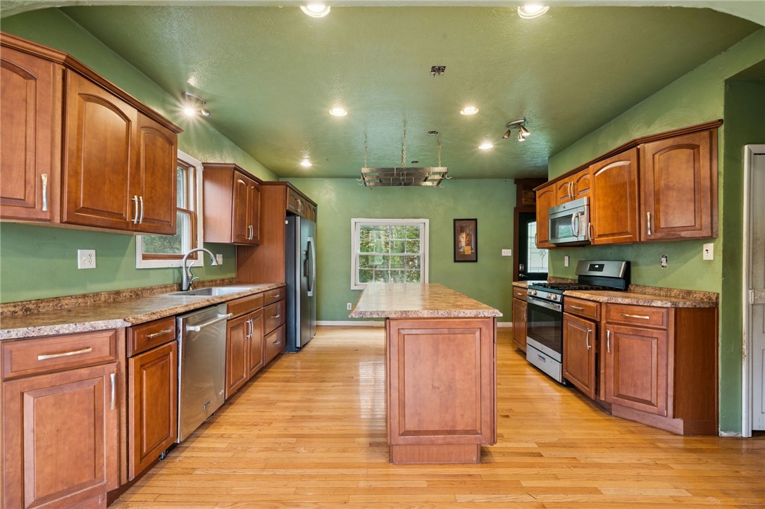 33 Timberlane Rd
