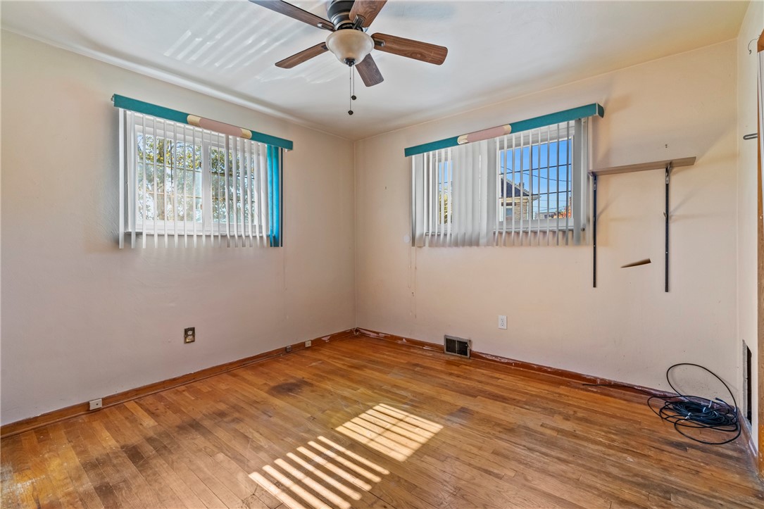 100 Archer St