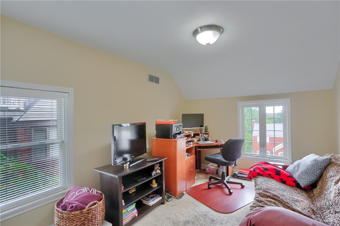 19 Marquette Rd