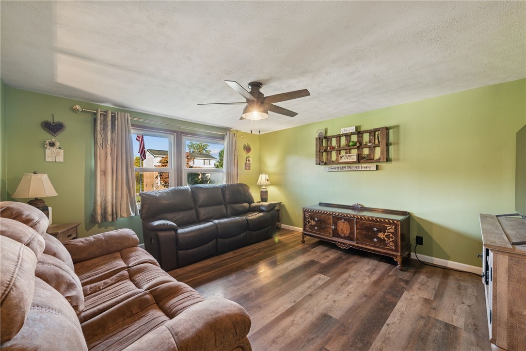 908 Beacon Valley Rd