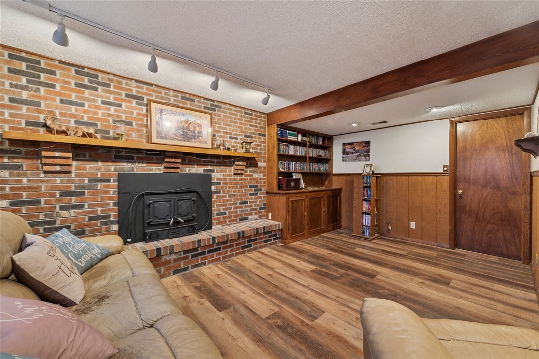 908 Beacon Valley Rd