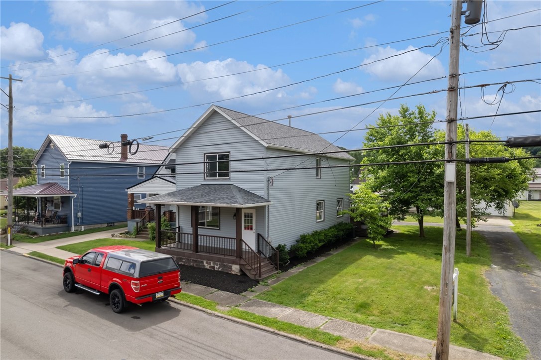 109 Railroad St
