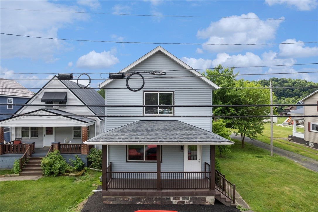 109 Railroad St