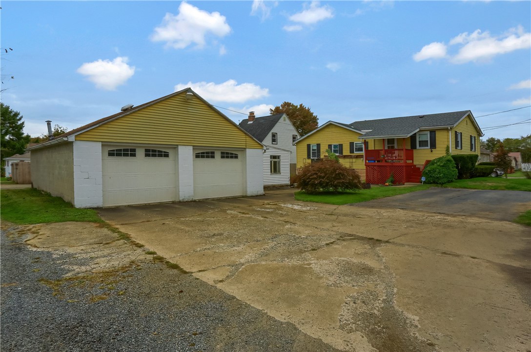 306 E Hazen Ave