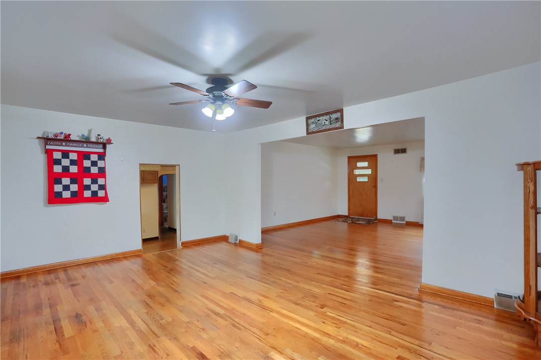 306 E Hazen Ave