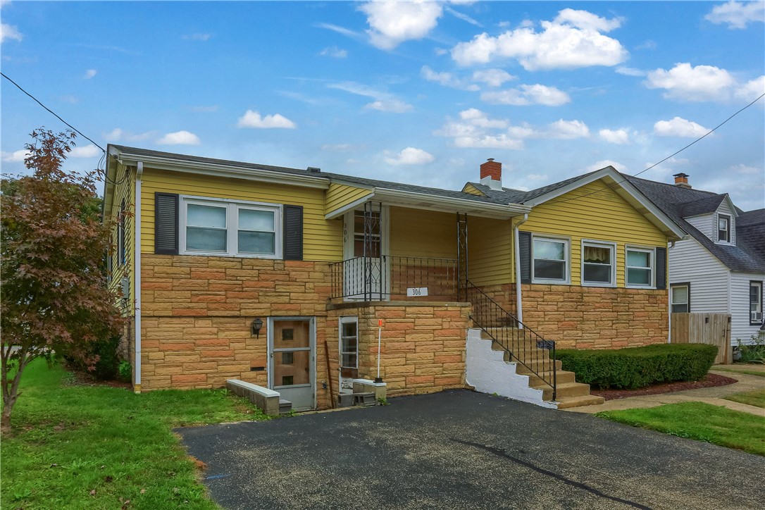 306 E Hazen Ave
