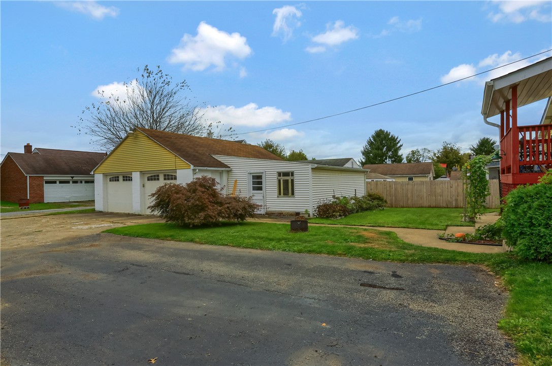 306 E Hazen Ave