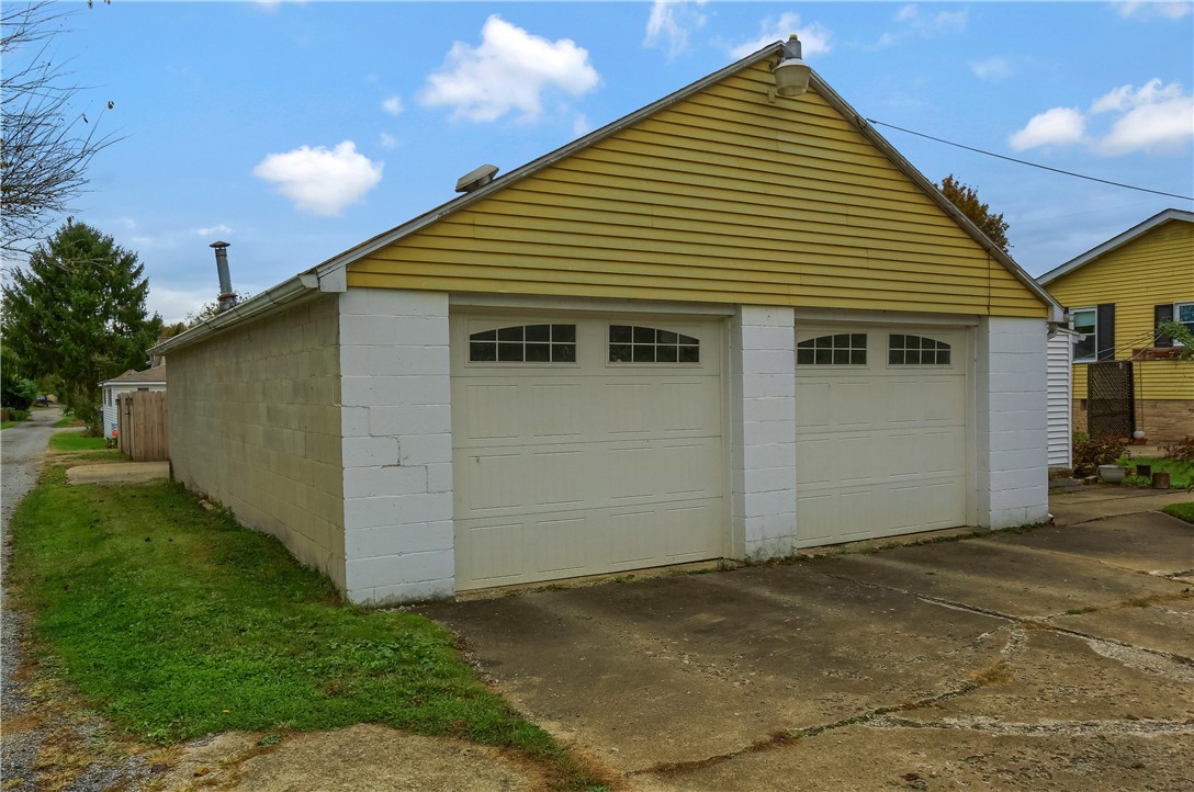 306 E Hazen Ave