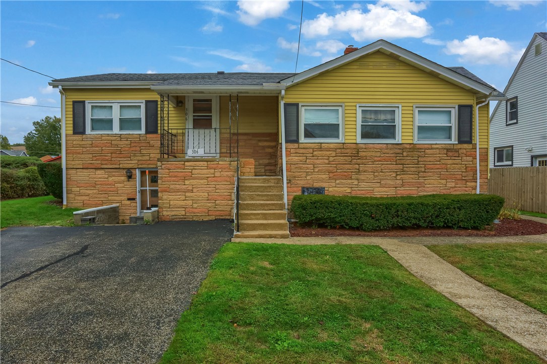 306 E Hazen Ave