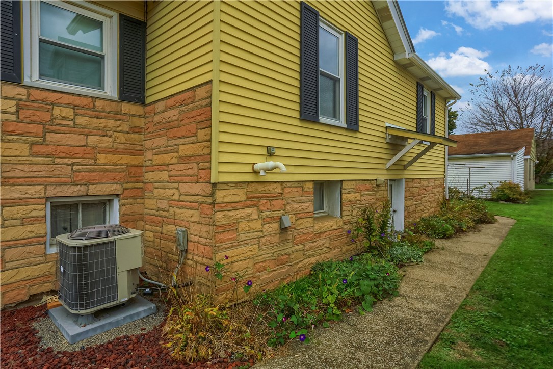 306 E Hazen Ave