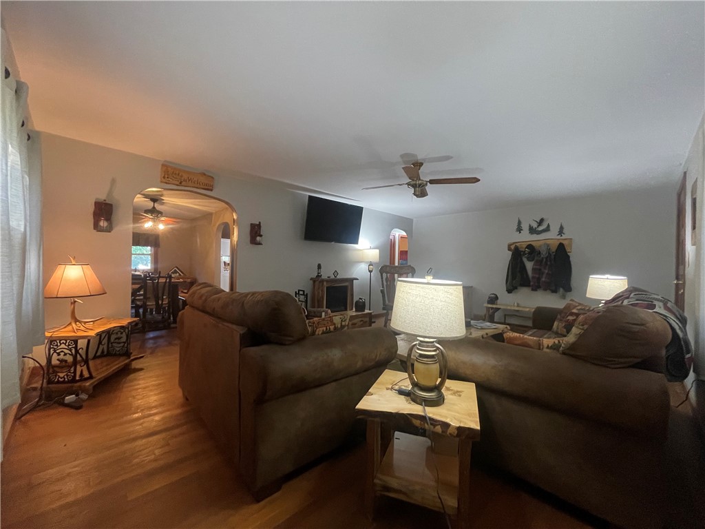435 Mccalmont Rd