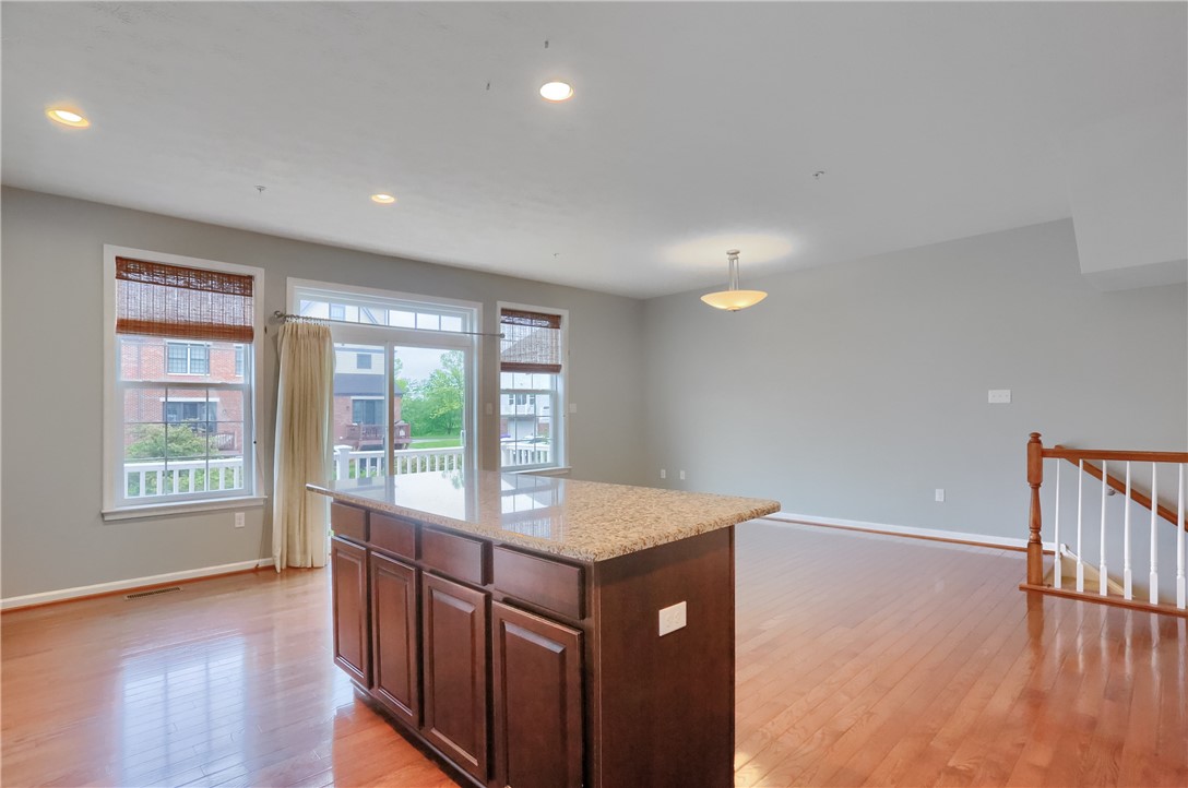 309 Trafalgar Square