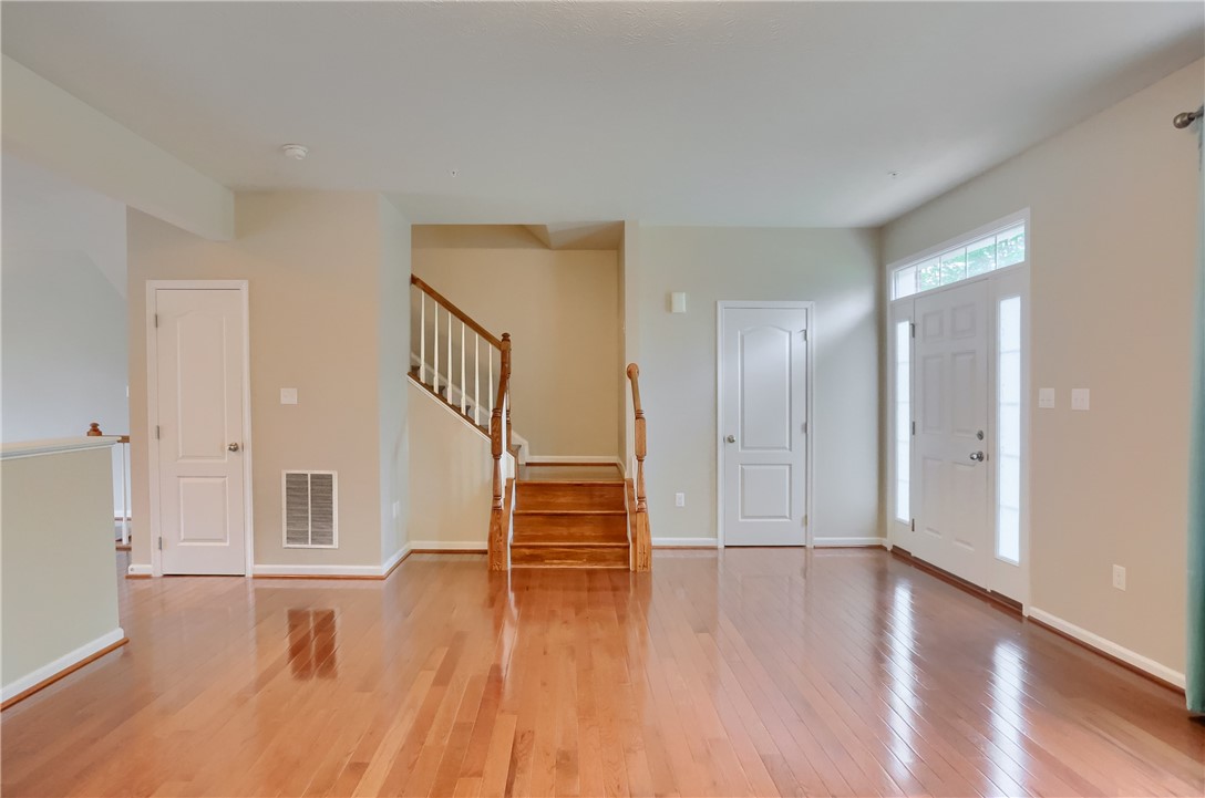 309 Trafalgar Square