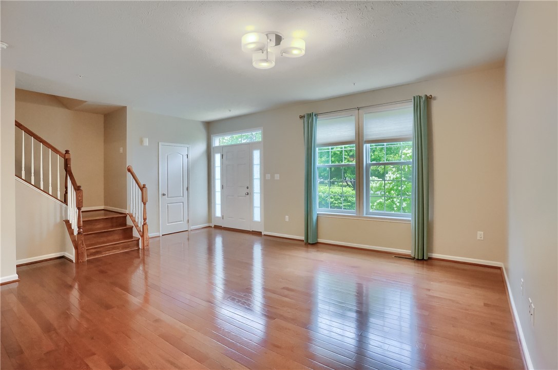 309 Trafalgar Square
