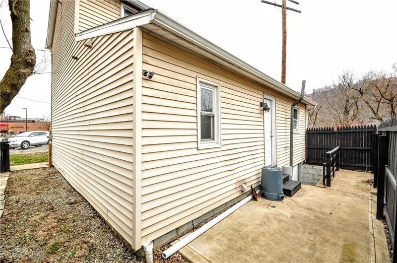 145 E Main St