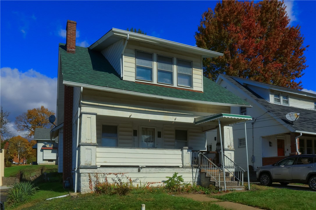 18 W Moody Ave