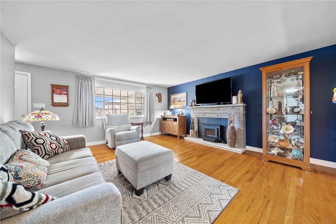 5 Cheryl Dr